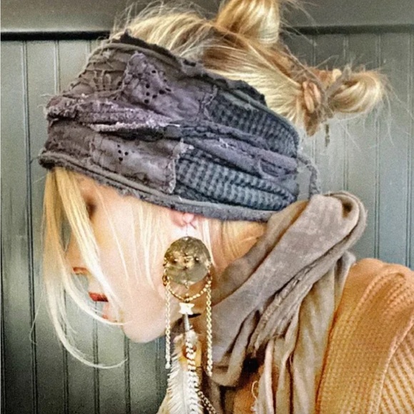 1 LEFT // distressed scrap bandanas - Picture 4 of 17